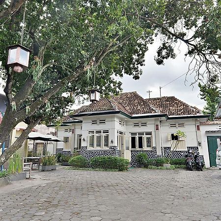 Zen Rooms Panembahan Kraton ジョグジャカルタ エクステリア 写真
