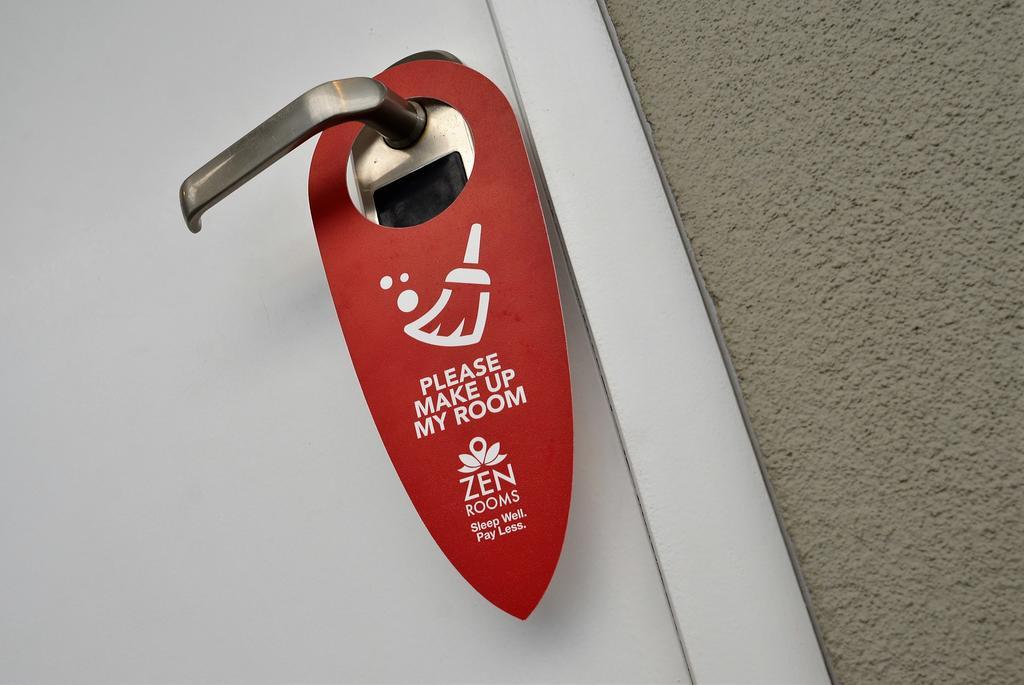 Zen Rooms Panembahan Kraton ジョグジャカルタ エクステリア 写真