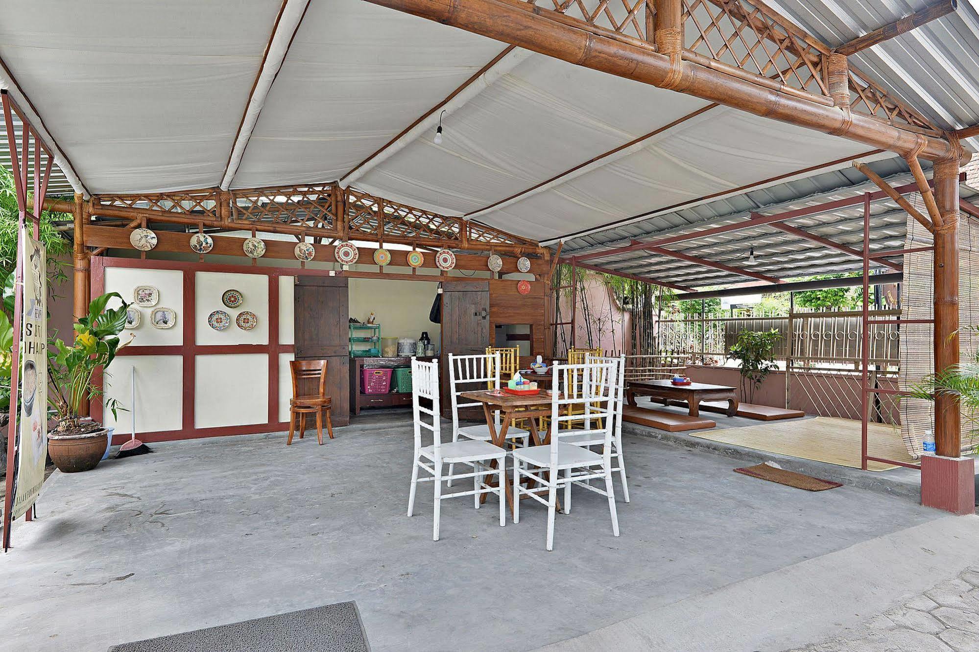 Zen Rooms Panembahan Kraton ジョグジャカルタ エクステリア 写真